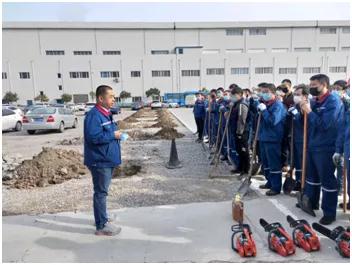 2020年3月16号，，，，，公司组织植树绿化运动